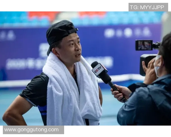 重庆网球队独特盯防体系解析与网球战术的深度融合探讨 重庆网球队独特盯防体系解析与网球战术的深度融合探讨